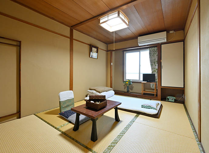 Image:Japanese Room, 6 Tatami (10.9 m2) (Toilet)