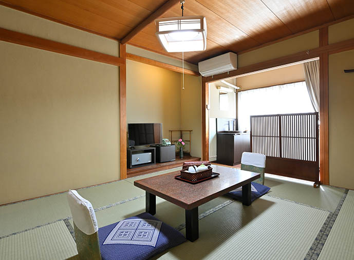 Image:Japanese Room, 8 Tatami (14.6 m2) (Separate Washbasin and Toilet)