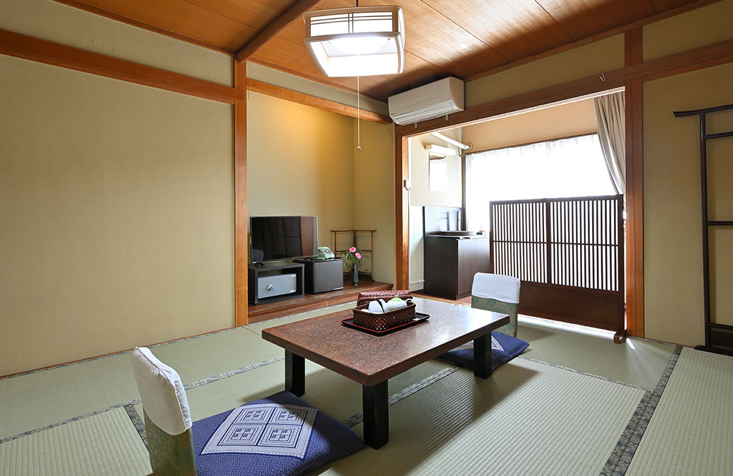 写真：302号室　ぼたんの間