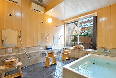 写真：大浴場でリフレッシュ